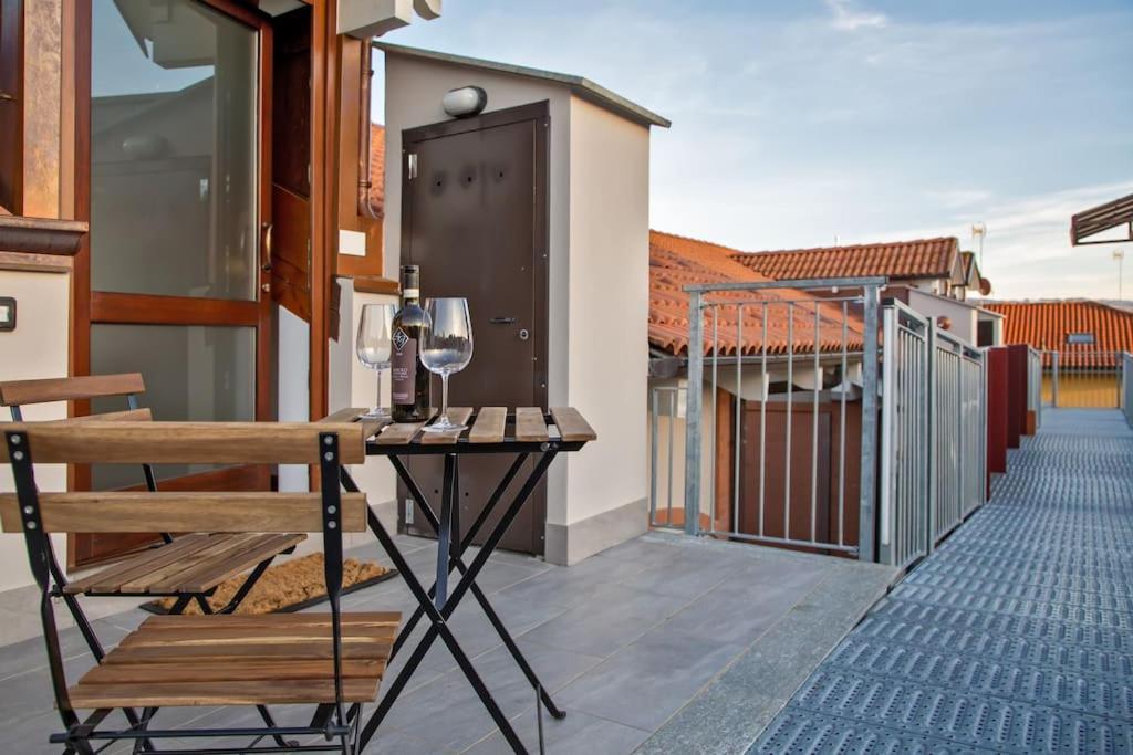 Charming 2.5Room Flat In Center Of Monforte dʼAlba Buitenkant foto