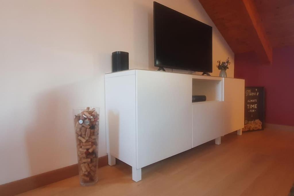 Charming 2.5Room Flat In Center Of Monforte dʼAlba Buitenkant foto