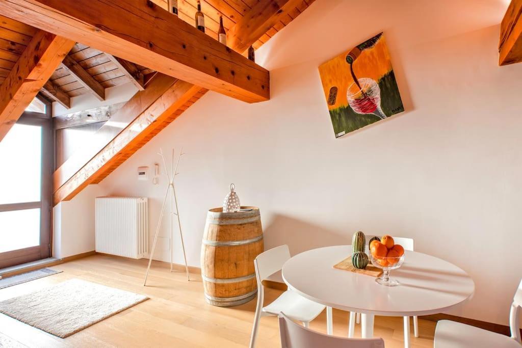 Charming 2.5Room Flat In Center Of Monforte dʼAlba Buitenkant foto