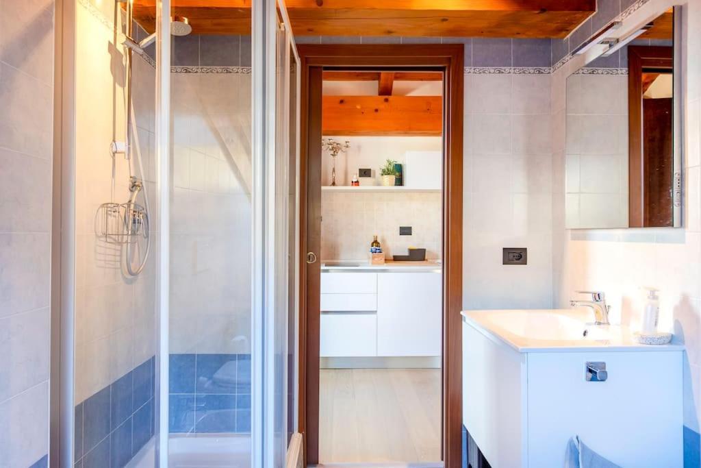 Charming 2.5Room Flat In Center Of Monforte dʼAlba Buitenkant foto