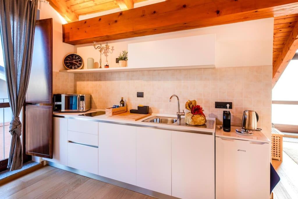 Charming 2.5Room Flat In Center Of Monforte dʼAlba Buitenkant foto