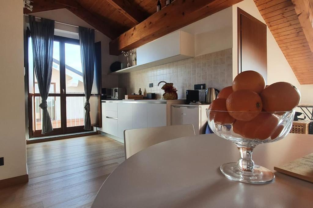 Charming 2.5Room Flat In Center Of Monforte dʼAlba Buitenkant foto