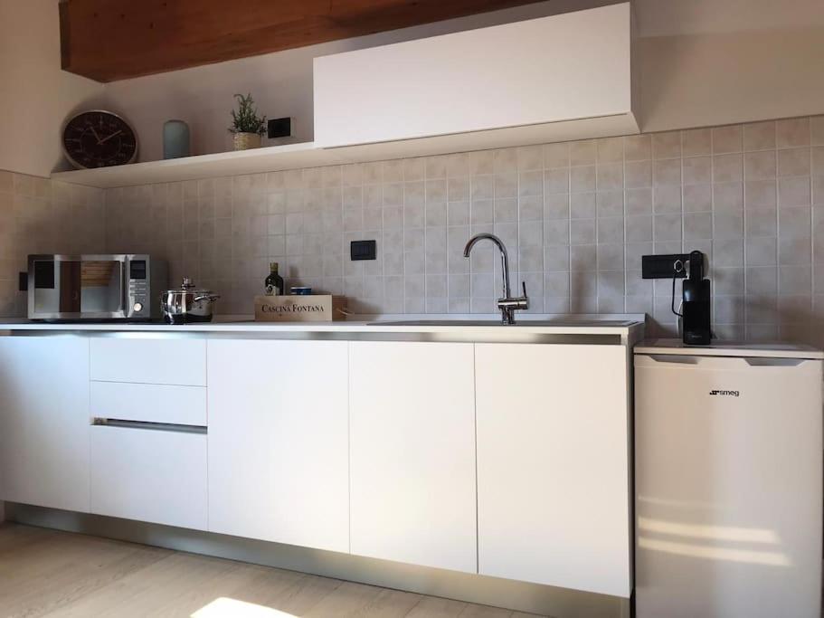 Charming 2.5Room Flat In Center Of Monforte dʼAlba Buitenkant foto